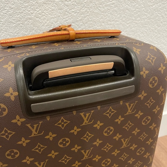 AUTHENTIC Louis Vuitton Pegase 55 rolling suitcase - Picture 4 of 15